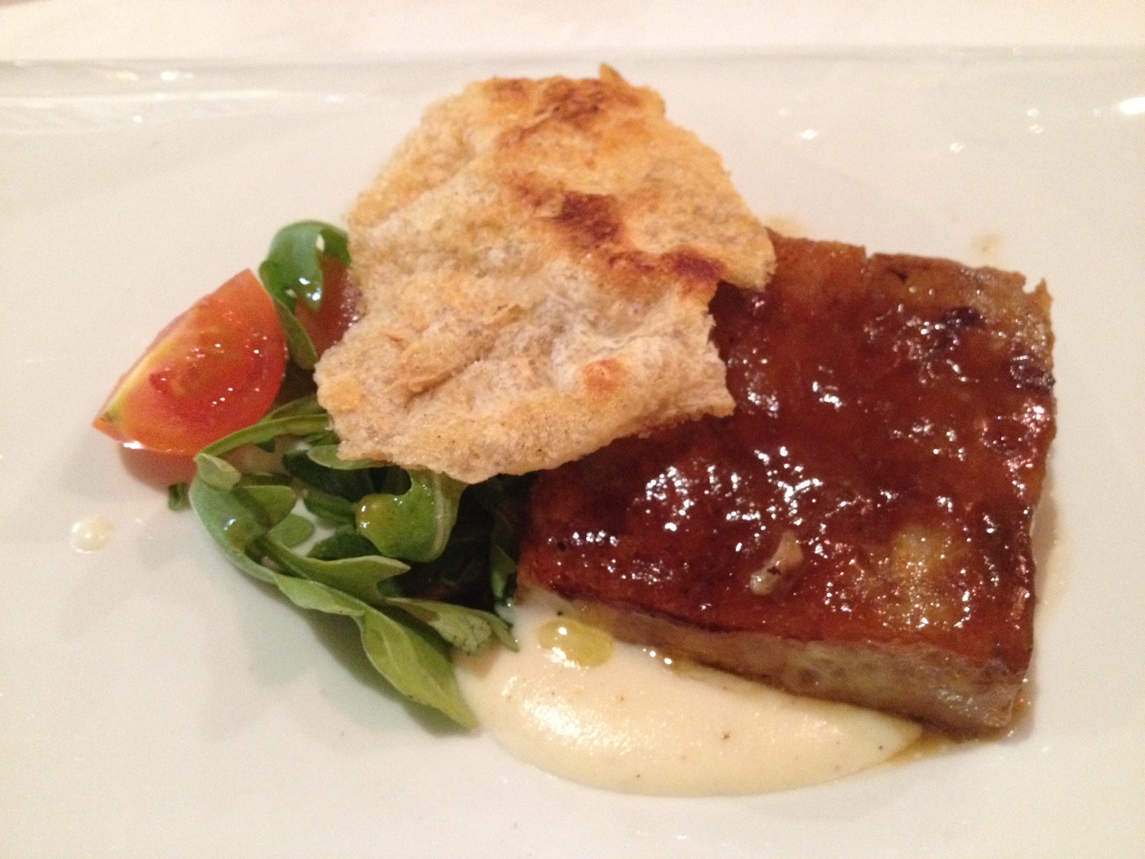 Locum Cochinillo con crema de patata